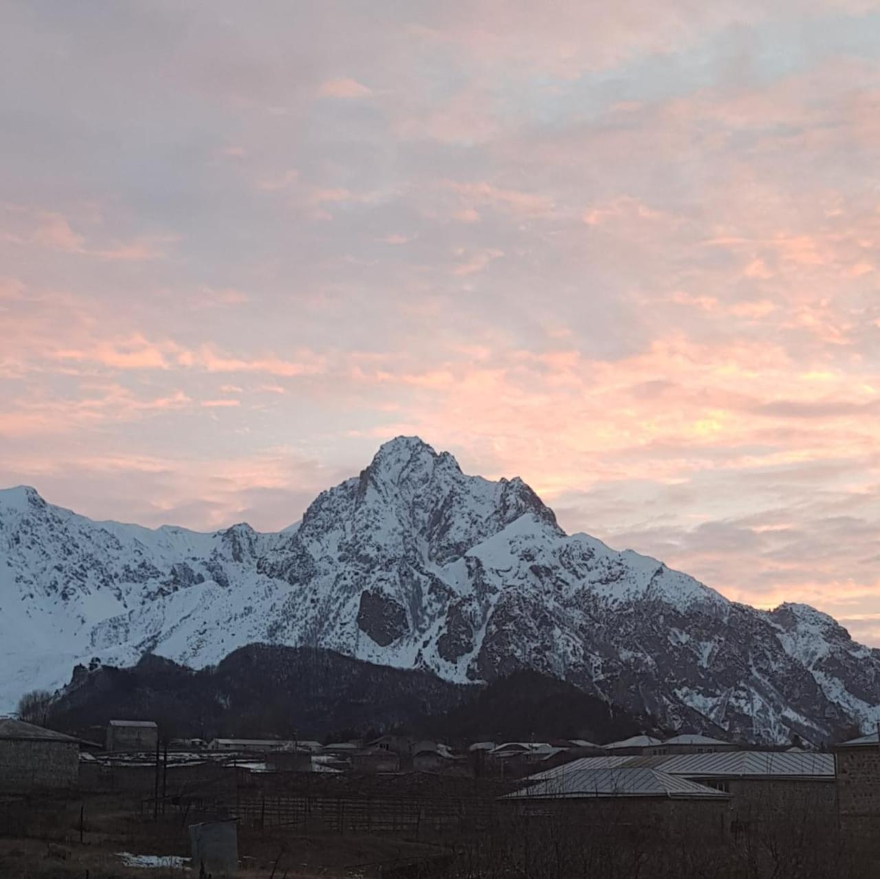 Sweet Night Hotel Kazbegi Luaran gambar